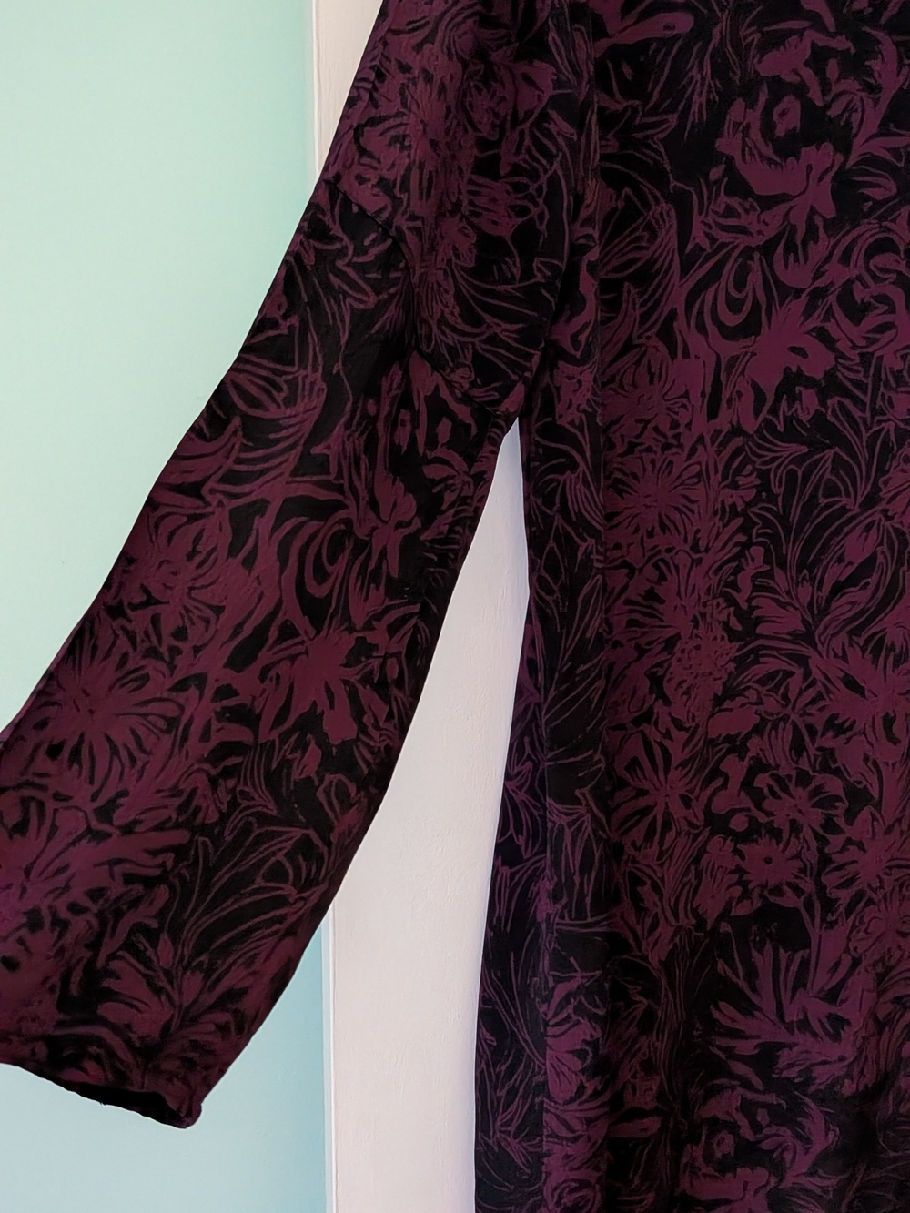 Long-Sleeve Plum Floral A-Line Dress with Keyhole Neck - Picture 4 of 8
